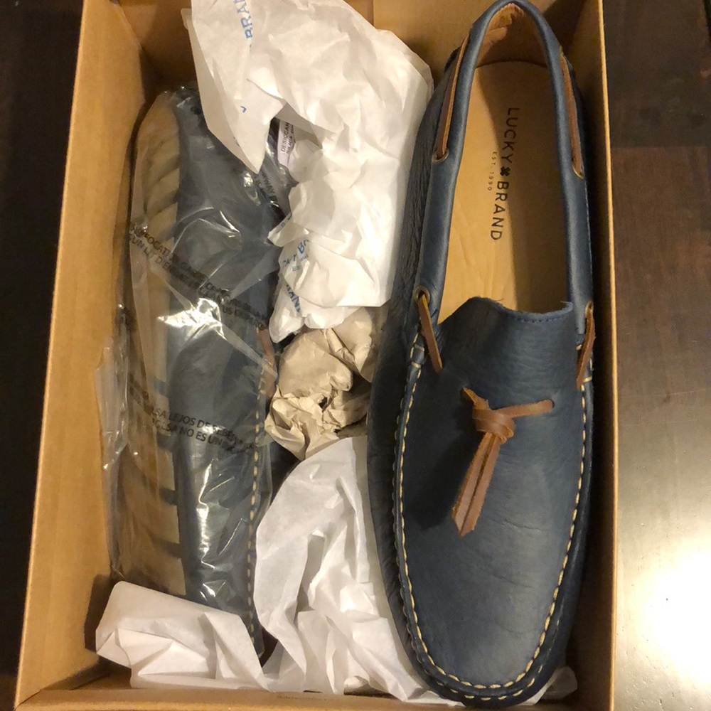 Lucky men’s navy leather Wagner loafers NEW